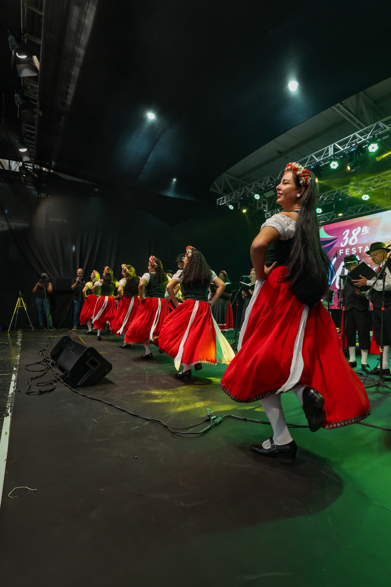 Apresentação de dança folclórica italiana do Stella Bianca